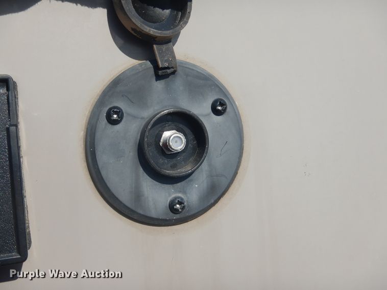 image for item DE4081 2015 Forest River LaCrosse LCT333RKS camper