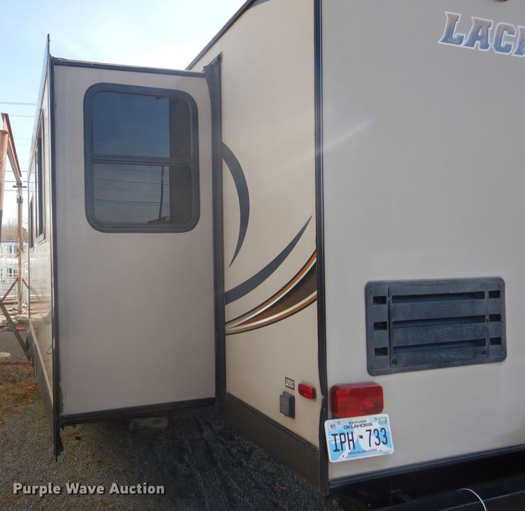 image for item DE4081 2015 Forest River LaCrosse LCT333RKS camper