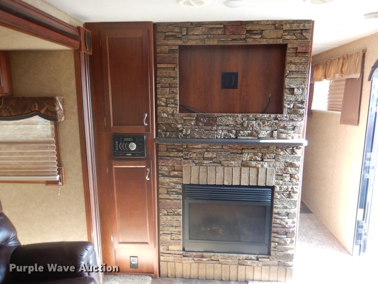 image for item DE4081 2015 Forest River LaCrosse LCT333RKS camper