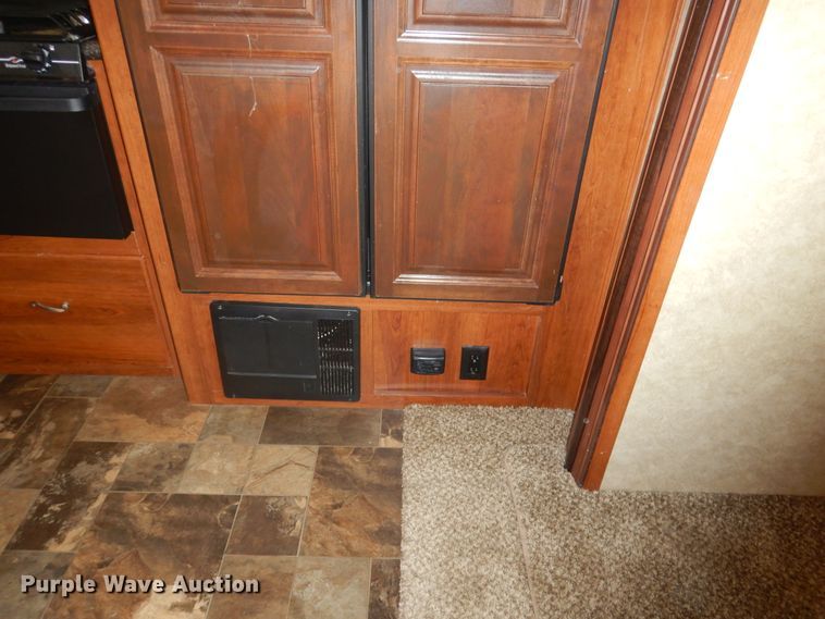 image for item DE4081 2015 Forest River LaCrosse LCT333RKS camper