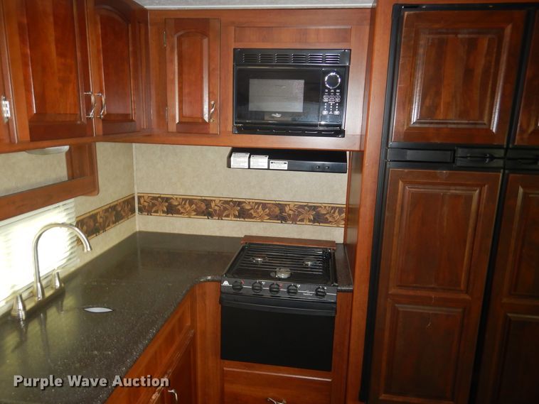 image for item DE4081 2015 Forest River LaCrosse LCT333RKS camper