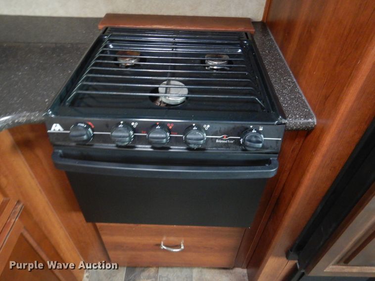 image for item DE4081 2015 Forest River LaCrosse LCT333RKS camper