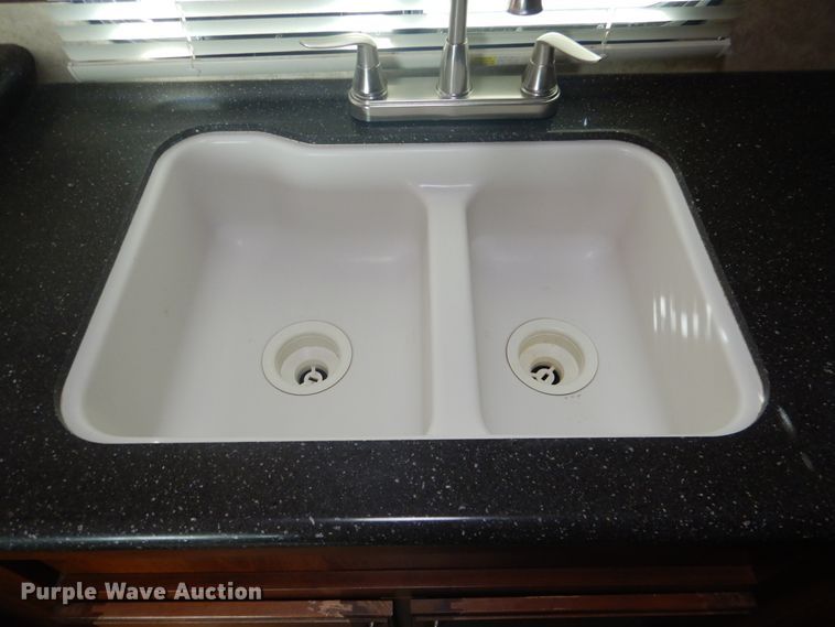 image for item DE4081 2015 Forest River LaCrosse LCT333RKS camper