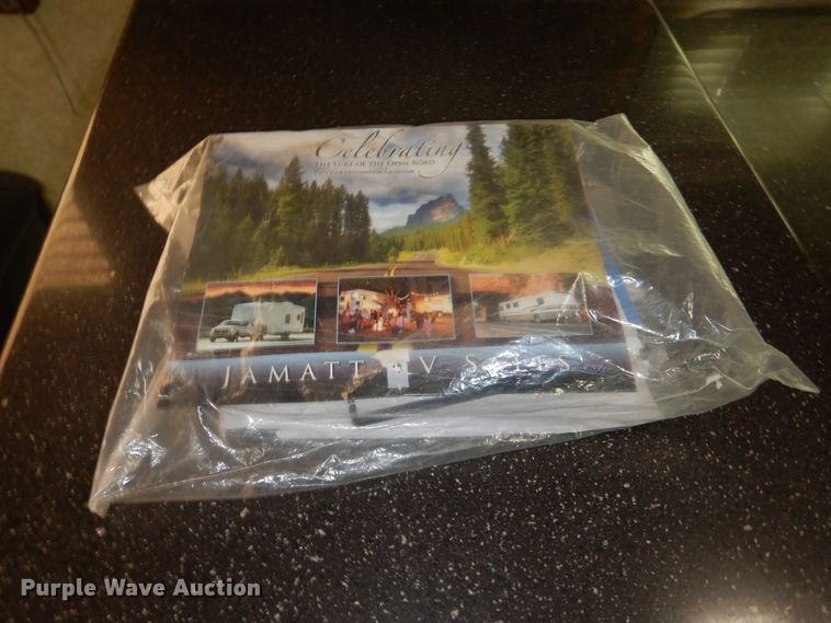 image for item DE4081 2015 Forest River LaCrosse LCT333RKS camper