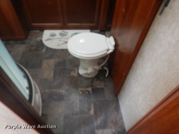 image for item DE4081 2015 Forest River LaCrosse LCT333RKS camper