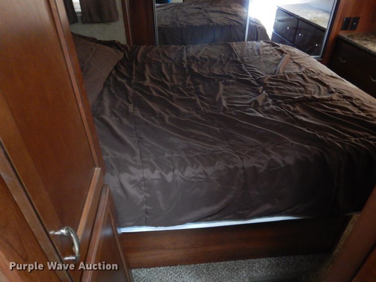 image for item DE4081 2015 Forest River LaCrosse LCT333RKS camper