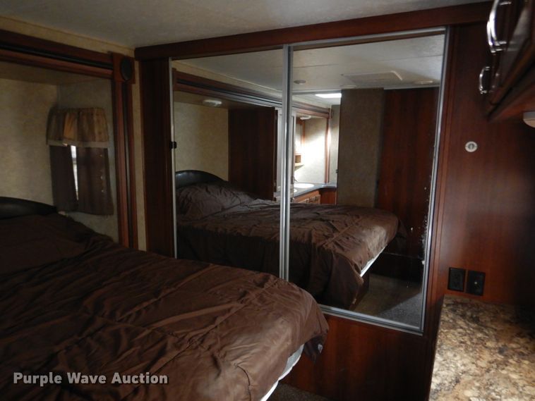 image for item DE4081 2015 Forest River LaCrosse LCT333RKS camper