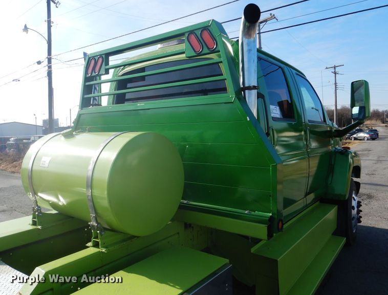 image for item DE4082 2006 GMC C7500 Crew Cab truck