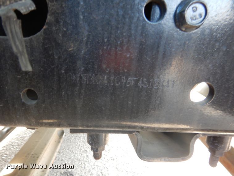 image for item DE4082 2006 GMC C7500 Crew Cab truck