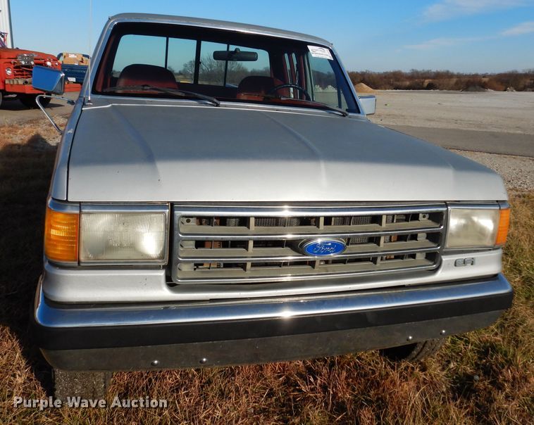 image for item DE4146 1989 Ford F250 XLT Lariat SuperCab pickup truck