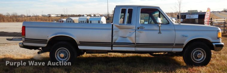 image for item DE4146 1989 Ford F250 XLT Lariat SuperCab pickup truck