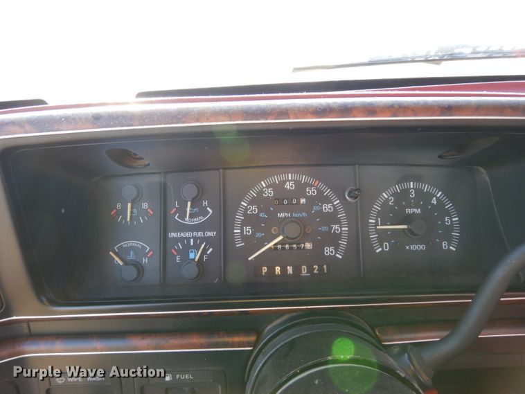 image for item DE4146 1989 Ford F250 XLT Lariat SuperCab pickup truck