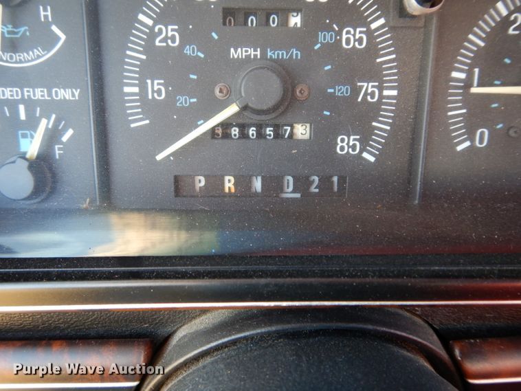 image for item DE4146 1989 Ford F250 XLT Lariat SuperCab pickup truck