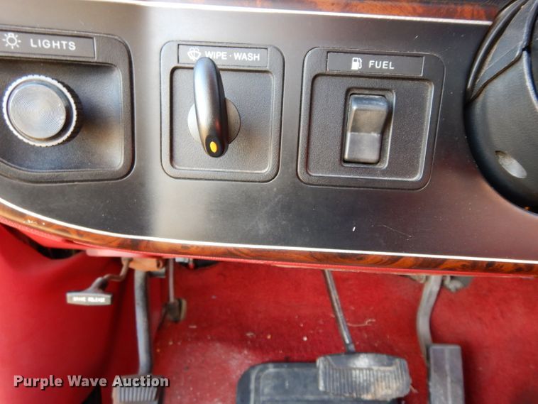 image for item DE4146 1989 Ford F250 XLT Lariat SuperCab pickup truck