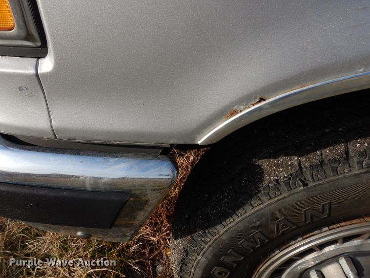 image for item DE4146 1989 Ford F250 XLT Lariat SuperCab pickup truck