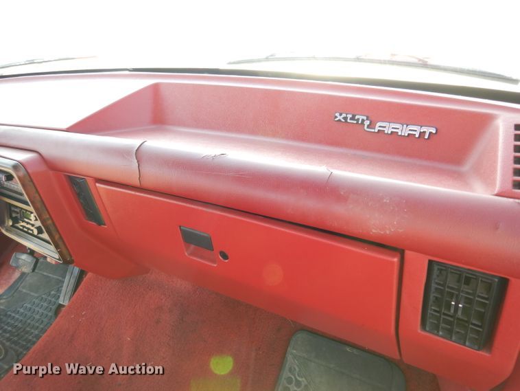 image for item DE4146 1989 Ford F250 XLT Lariat SuperCab pickup truck
