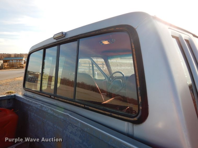 image for item DE4146 1989 Ford F250 XLT Lariat SuperCab pickup truck