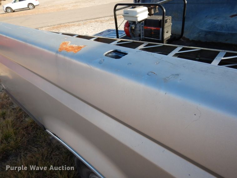 image for item DE4146 1989 Ford F250 XLT Lariat SuperCab pickup truck