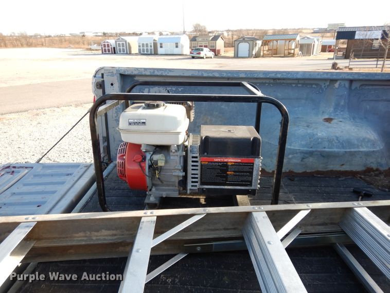 image for item DE4146 1989 Ford F250 XLT Lariat SuperCab pickup truck