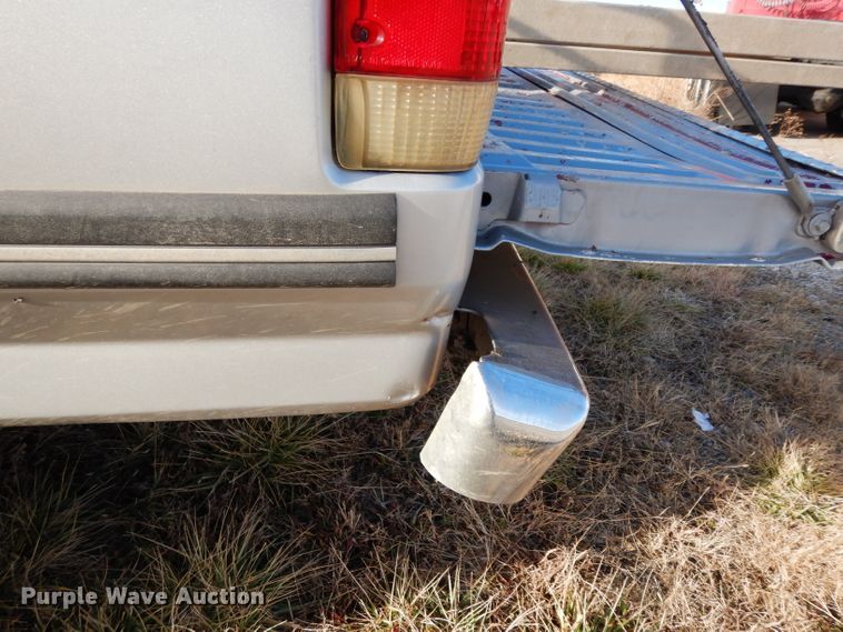 image for item DE4146 1989 Ford F250 XLT Lariat SuperCab pickup truck