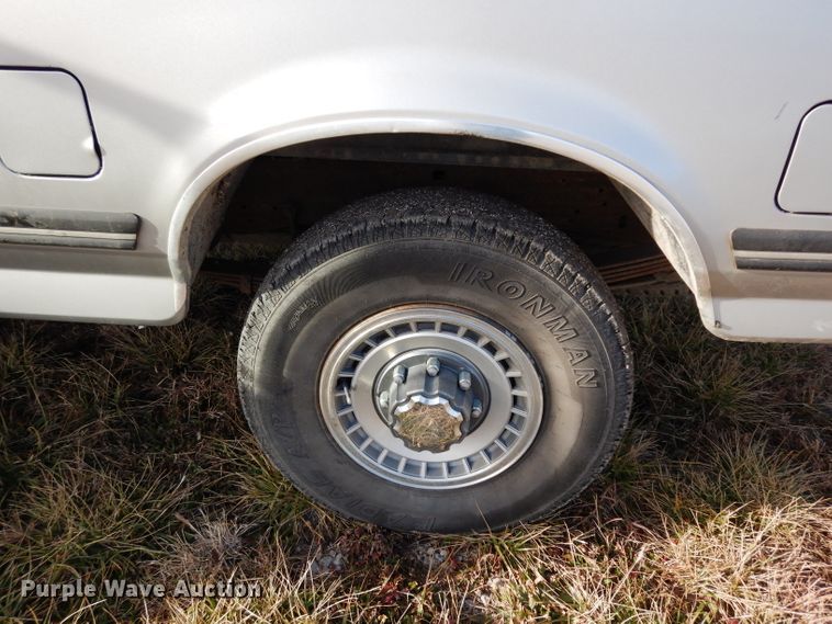 image for item DE4146 1989 Ford F250 XLT Lariat SuperCab pickup truck