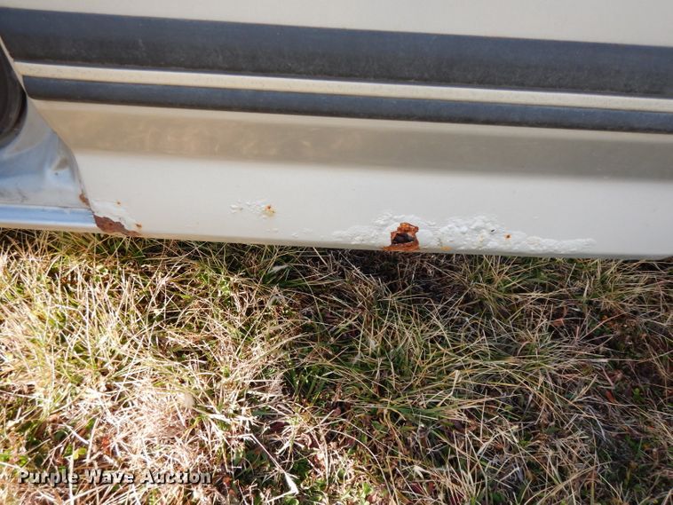 image for item DE4146 1989 Ford F250 XLT Lariat SuperCab pickup truck