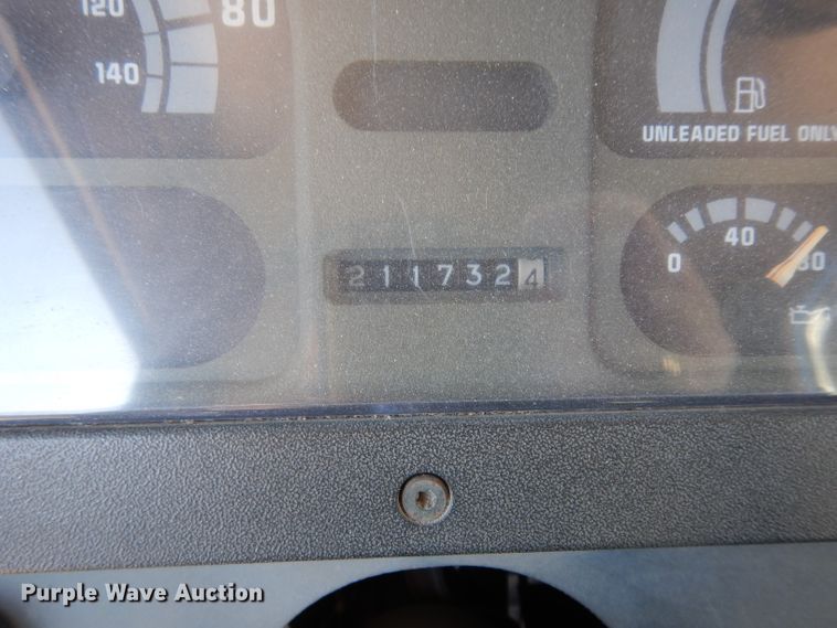 image for item DE4162 1999 Chevrolet P30 delivery truck