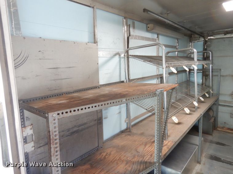 image for item DE4162 1999 Chevrolet P30 delivery truck