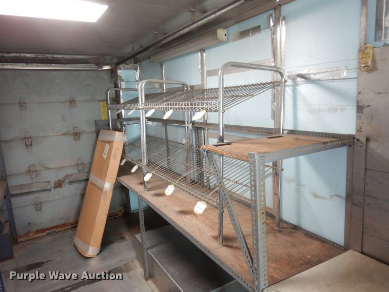 image for item DE4162 1999 Chevrolet P30 delivery truck