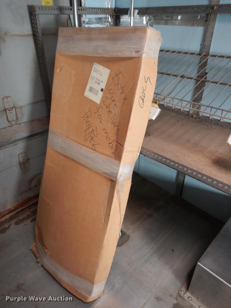 image for item DE4162 1999 Chevrolet P30 delivery truck