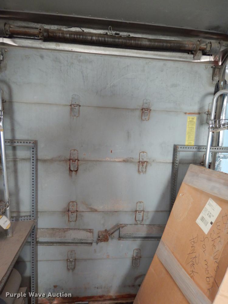 image for item DE4162 1999 Chevrolet P30 delivery truck