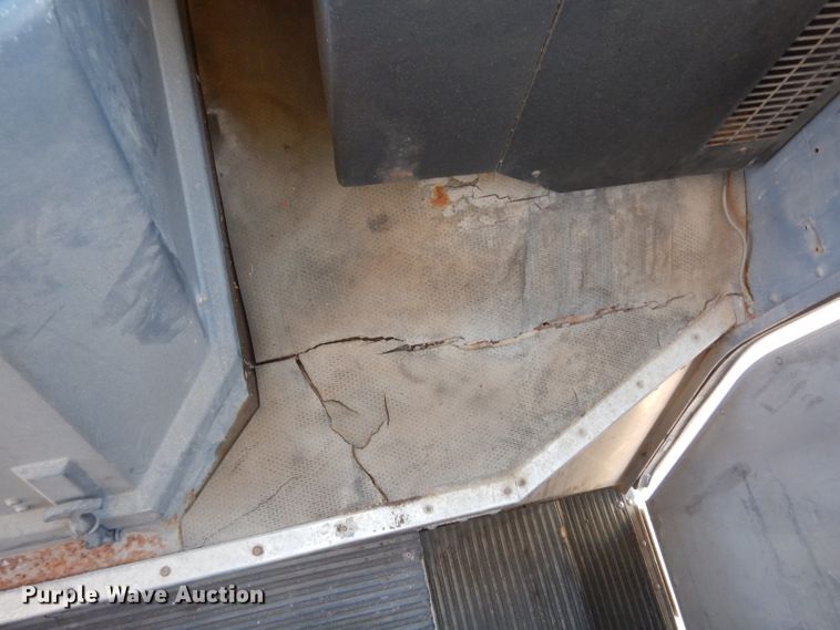 image for item DE4162 1999 Chevrolet P30 delivery truck