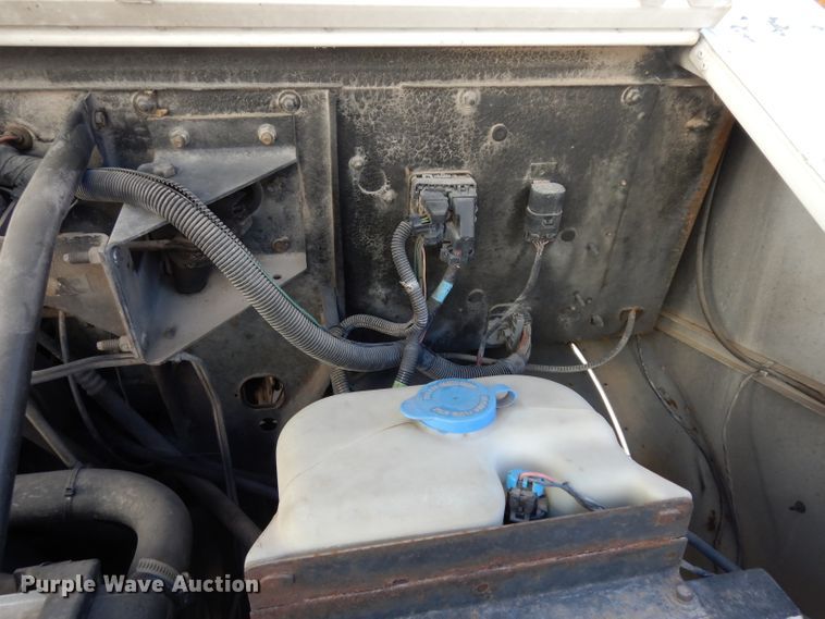 image for item DE4162 1999 Chevrolet P30 delivery truck