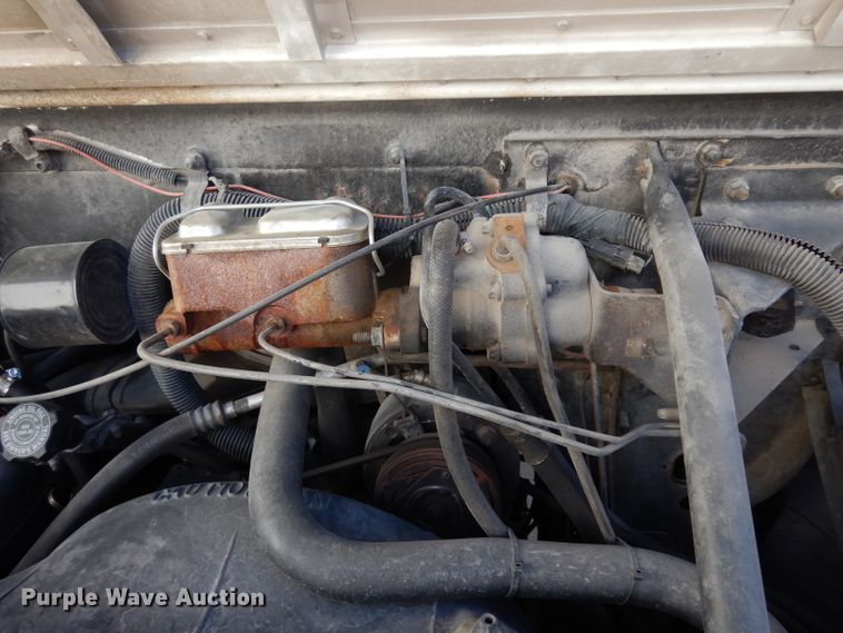 image for item DE4162 1999 Chevrolet P30 delivery truck