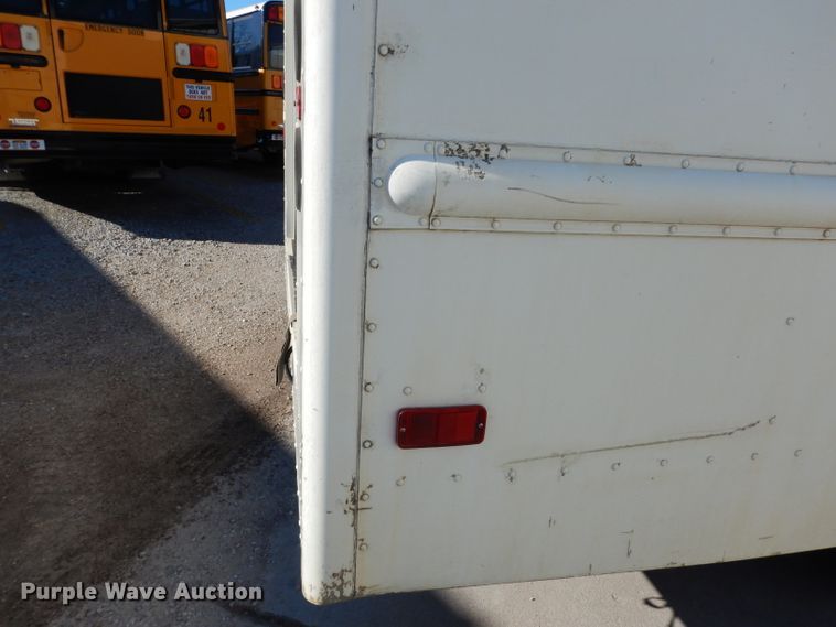 image for item DE4162 1999 Chevrolet P30 delivery truck