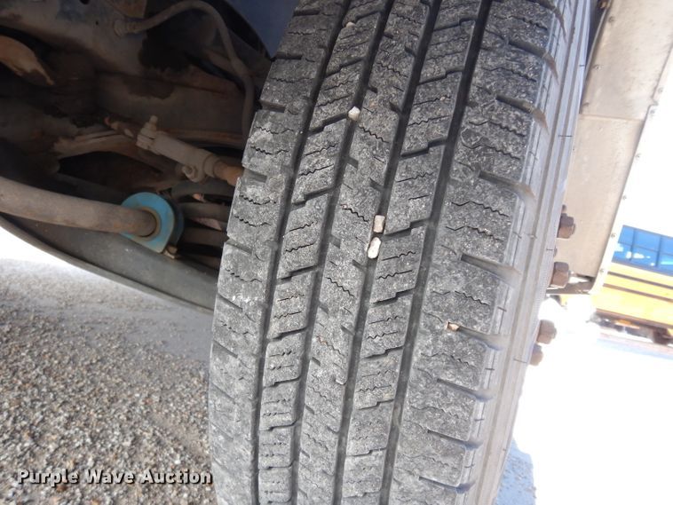 image for item DE4162 1999 Chevrolet P30 delivery truck