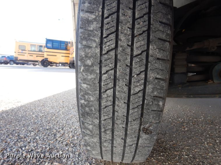 image for item DE4162 1999 Chevrolet P30 delivery truck