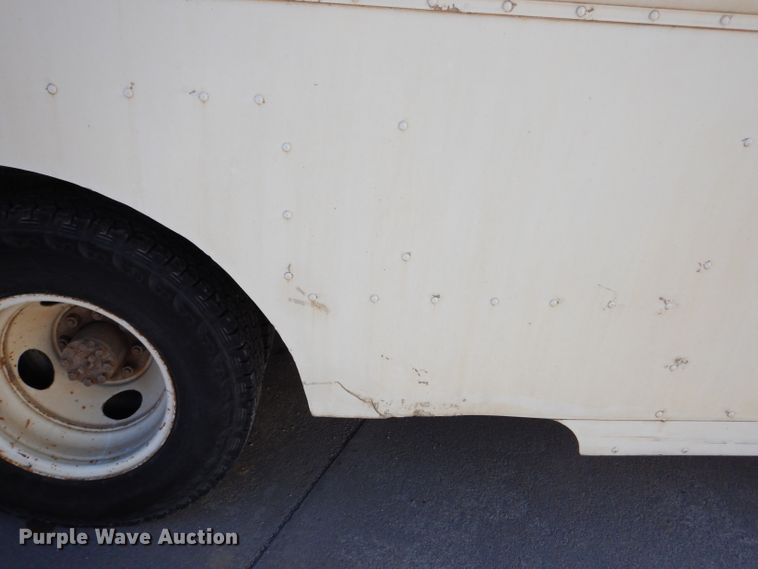 image for item DE4162 1999 Chevrolet P30 delivery truck