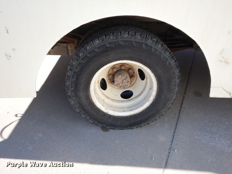 image for item DE4162 1999 Chevrolet P30 delivery truck