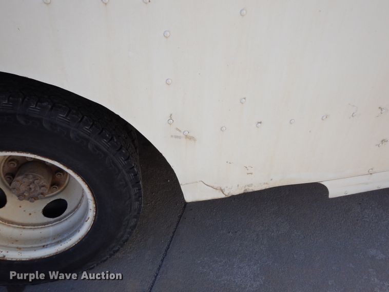 image for item DE4162 1999 Chevrolet P30 delivery truck