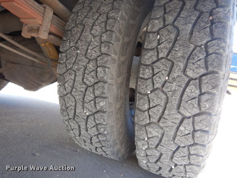 image for item DE4162 1999 Chevrolet P30 delivery truck