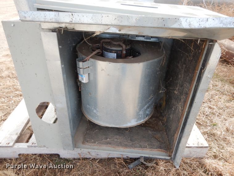 image for item DE4168 (2) HVAC units