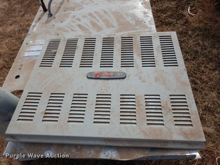 image for item DE4168 (2) HVAC units