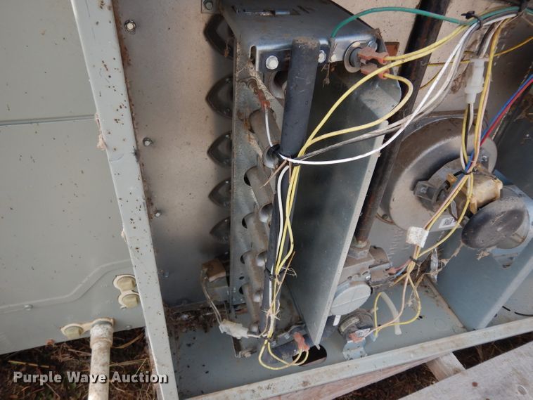 image for item DE4168 (2) HVAC units