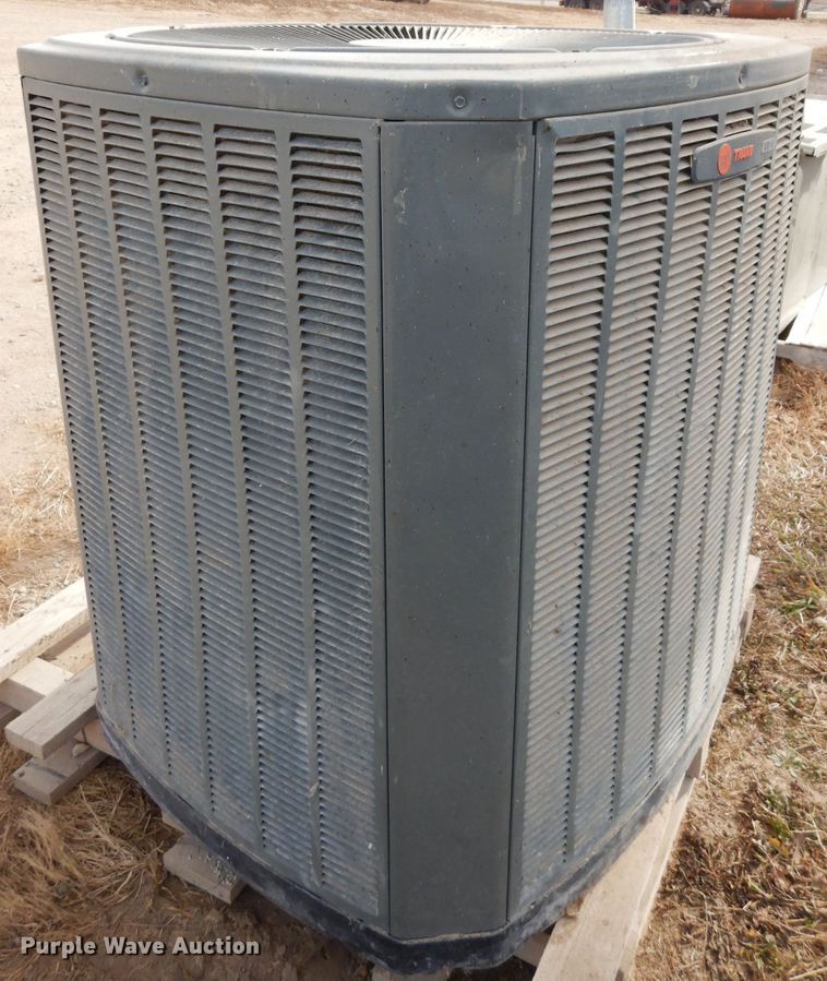 image for item DE4168 (2) HVAC units