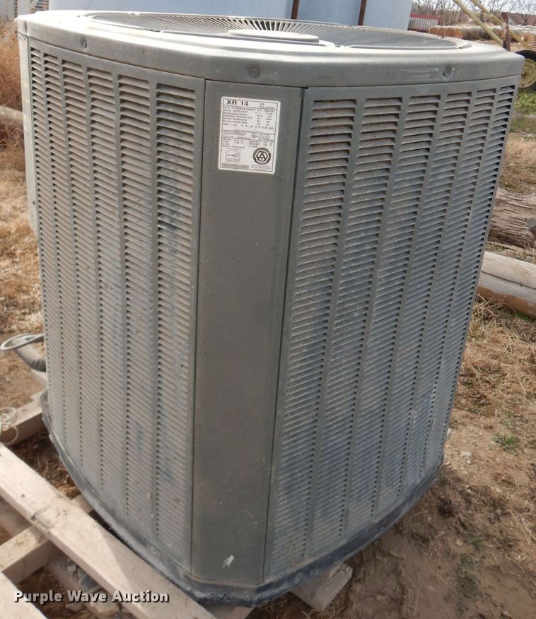 image for item DE4168 (2) HVAC units