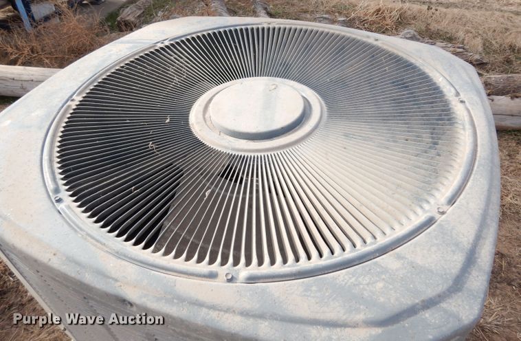image for item DE4168 (2) HVAC units