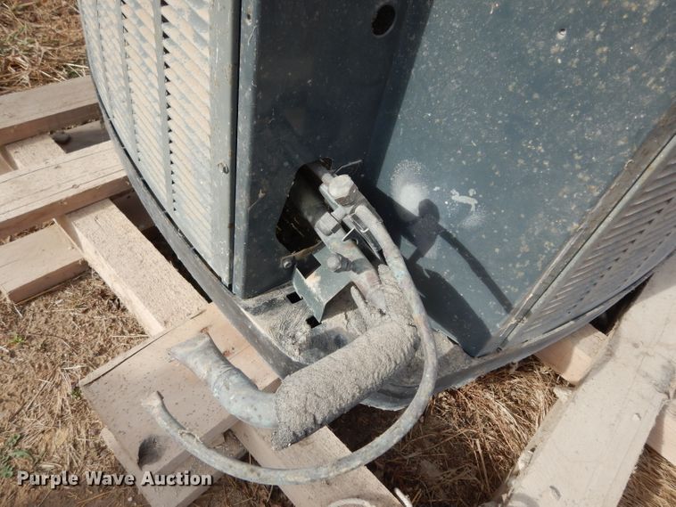 image for item DE4168 (2) HVAC units