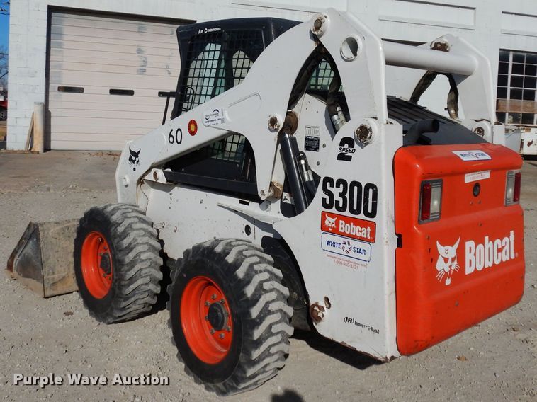 image for item DE4171 2007 Bobcat S300 skid steer
