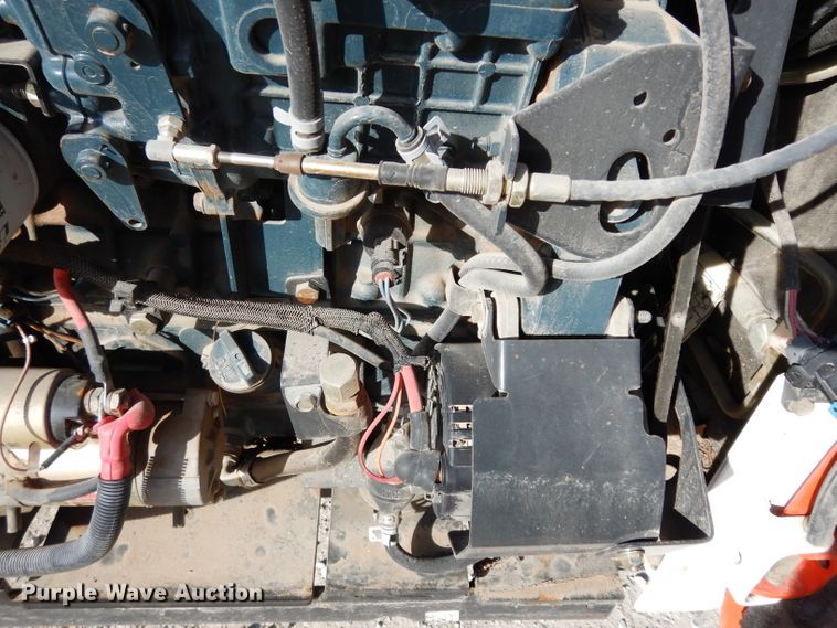 image for item DE4171 2007 Bobcat S300 skid steer